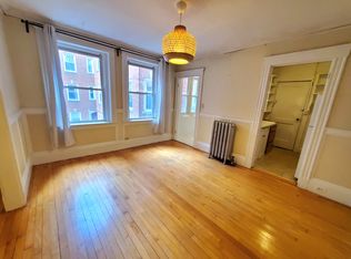 8 Craigie Cir, Cambridge, MA 02138
