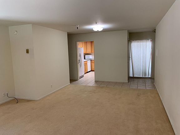 2nd image of 439 Alberto Way Unit A105