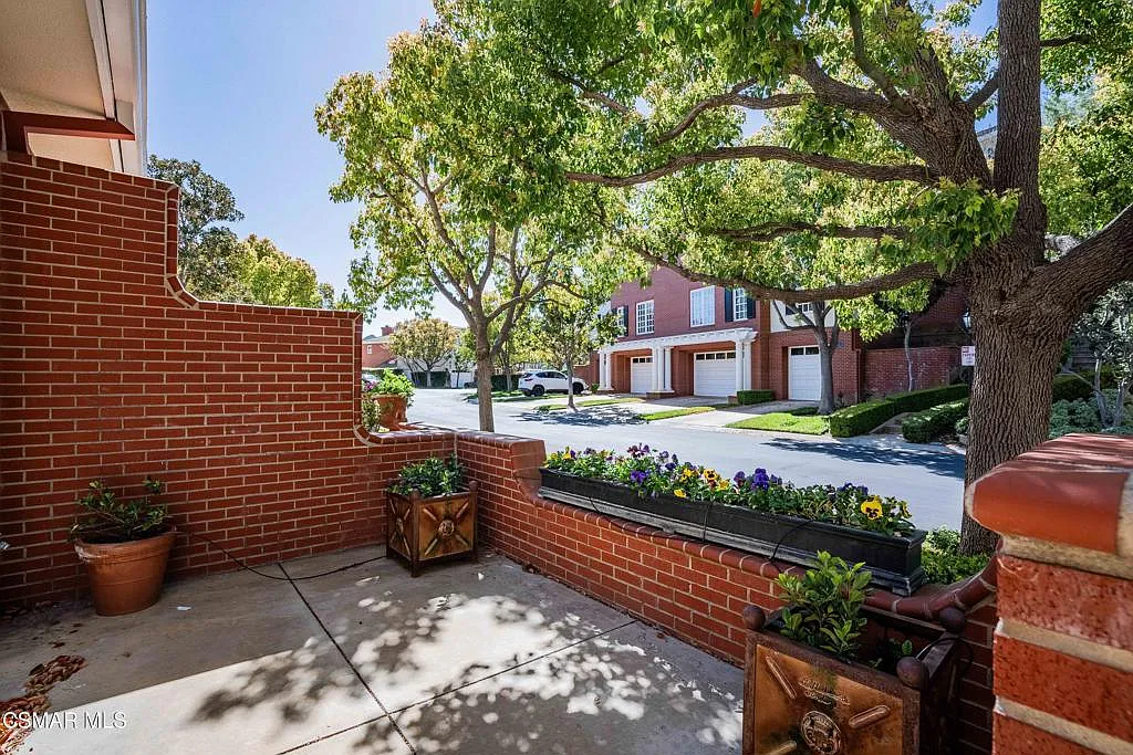 4 bed, 3758 sqft, $20,000 — Photo 4