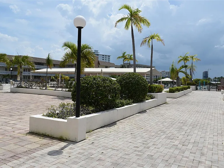 1865 S Ocean Dr #14N — Photo 19