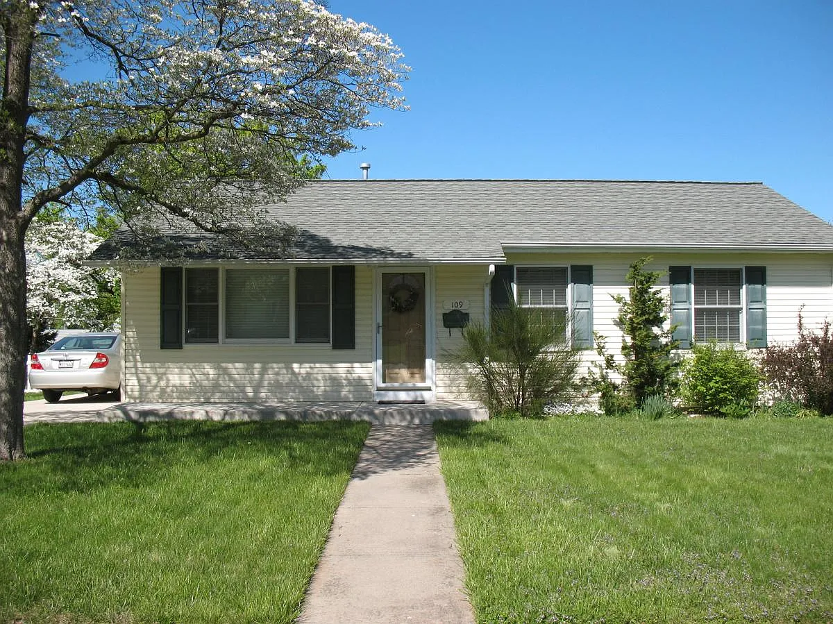 3 bed, 1000 sqft, $2,500 — Photo 1
