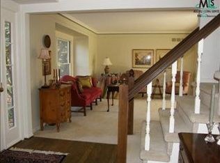1053 Hickory Hill Dr, Rochester Hills, MI 48309