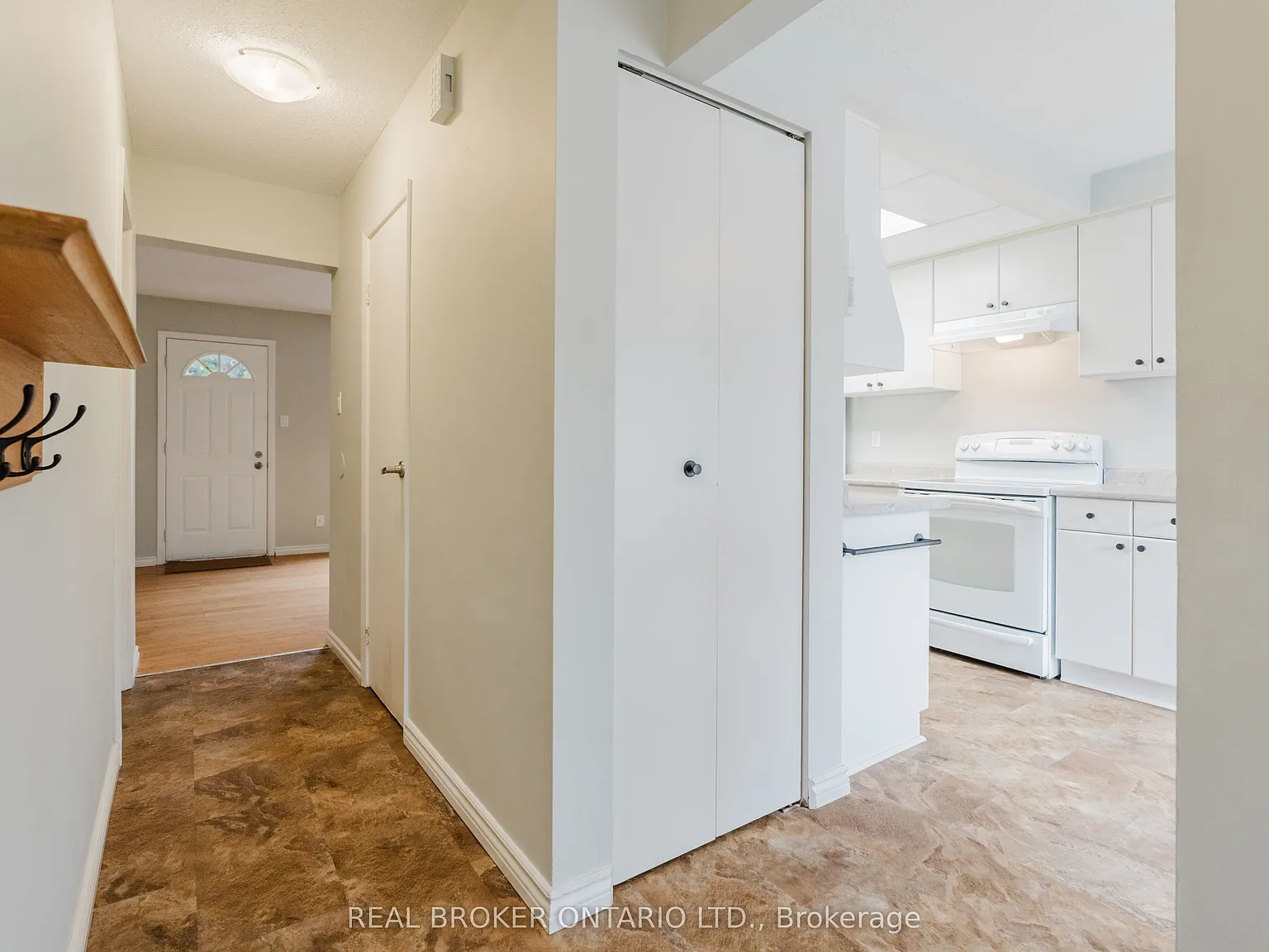3 bed, $2,495 — Photo 3