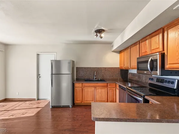 5166 Gray Ln #M, Las Vegas, NV 89119
