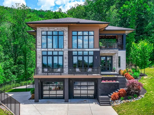 5800 Woodland Hills Dr, Nashville, TN 37211