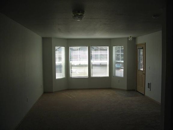 1 bedroom living room