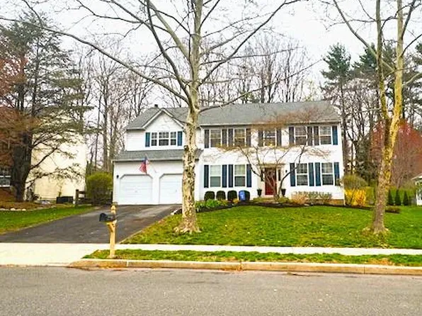 48 Steeplechase Dr, Doylestown, PA 18901