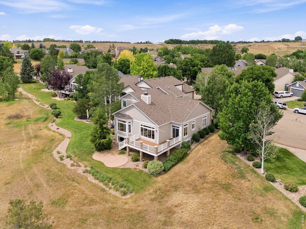 535 Lakeside Pl
