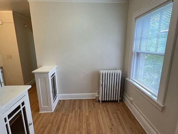 3rd image of 2057 Laurel Ave APT 9