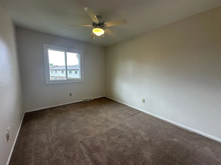 W164N11511 Squire Ct — Photo 9