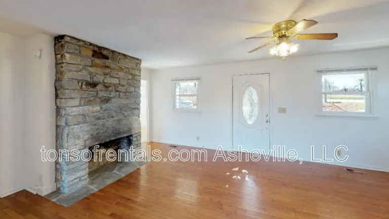 1051 Upward Rd — Photo 4