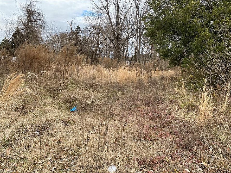 2nd image of 140 Watson Dr