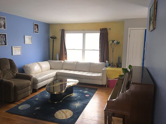 3rd image of 3 Dorfer Ln