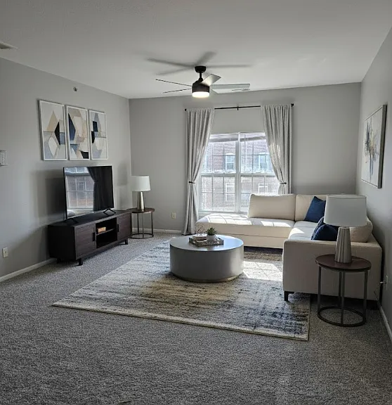 Owens Lake Commons Apartments & Townhomes — Photo 47