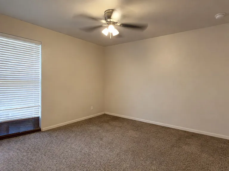 1315 Yellow Rose Ct — Photo 8