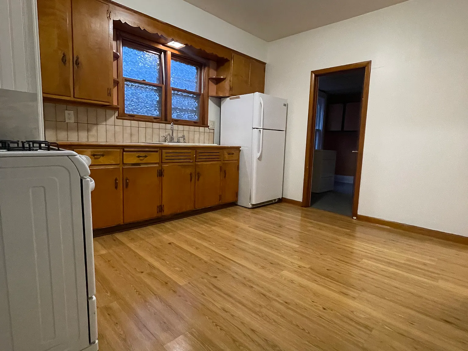 3 bed, $1,350 — Photo 4