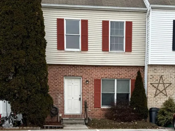 4 Oxwood Cir, New Oxford, PA 17350