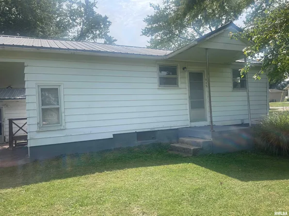 903 E Elm St, Macomb, IL 61455