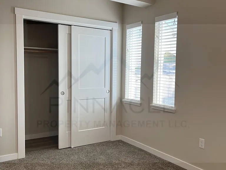 1001 W Yakima Ave #5 — Photo 12