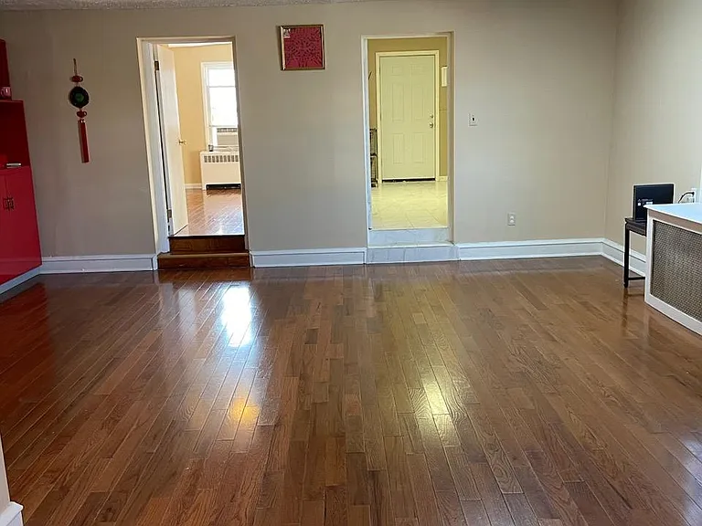 4838 Spruce St — Photo 5