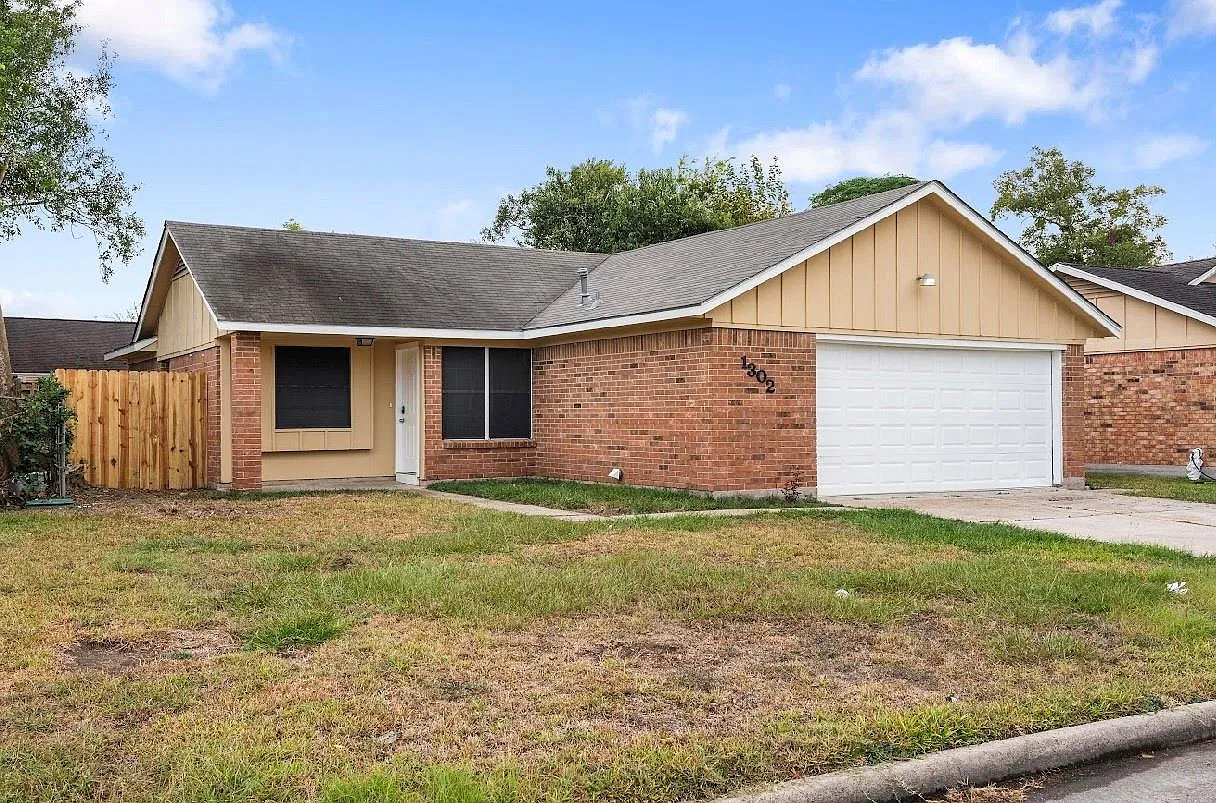 3 bed, 1.5 bath, 980 sqft, $1,850 — Photo 1
