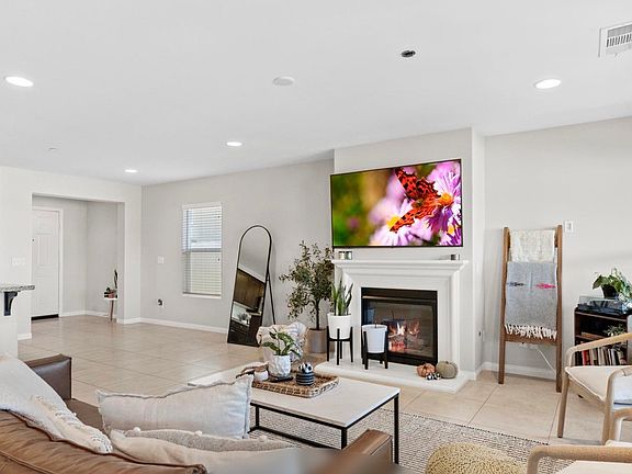 3rd image of 4158 Isabella Cir