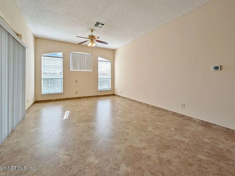 2413 Cedar Trace Dr W — Photo 9