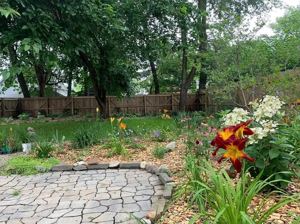 831 Reed Ave, Kalamazoo, MI 49001