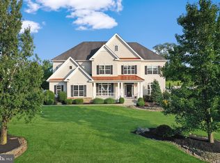 804 Castleton Dr, Mickleton, NJ 08056