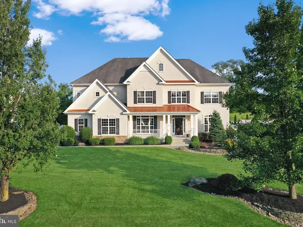 804 Castleton Dr, Mickleton, NJ 08056