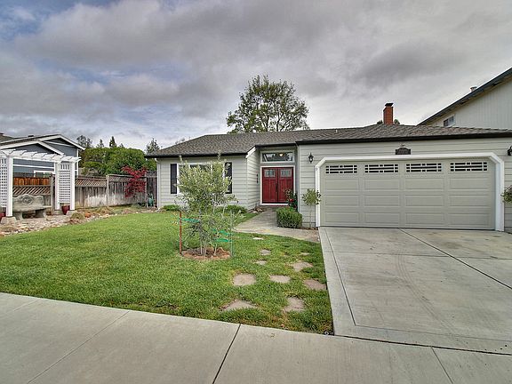 3rd image of 15100 Venetian Way