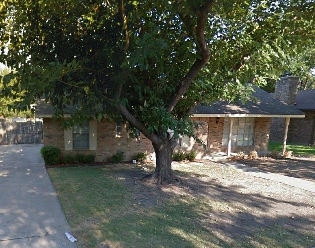 1st image of 115 N Venice Dr