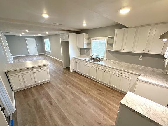 2nd image of 2974 Waverly Ave