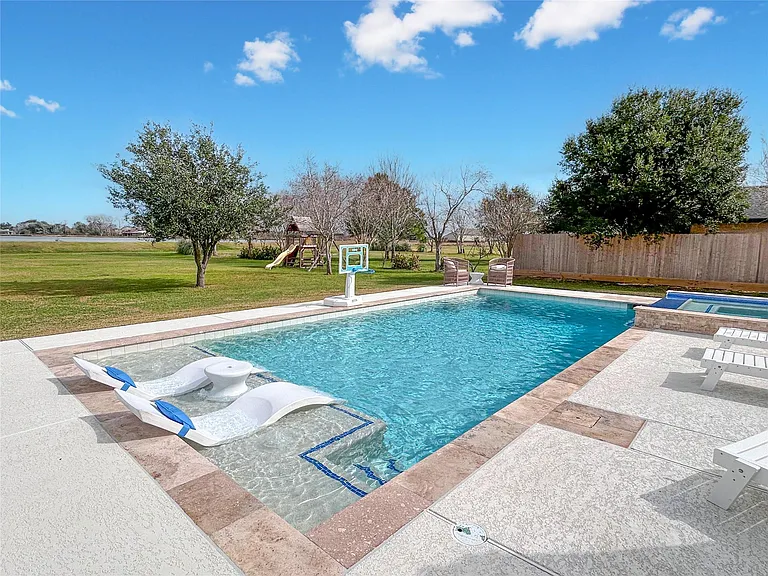 626 Sunset Trl — Photo 37