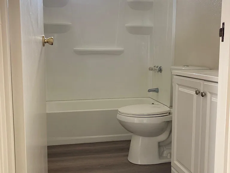 16486 Main St #B — Photo 15