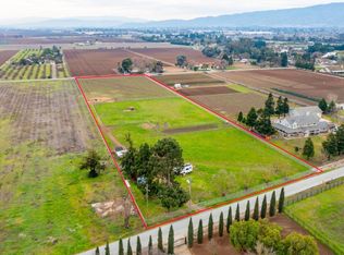 910 Denio Ave, Gilroy, CA 95020