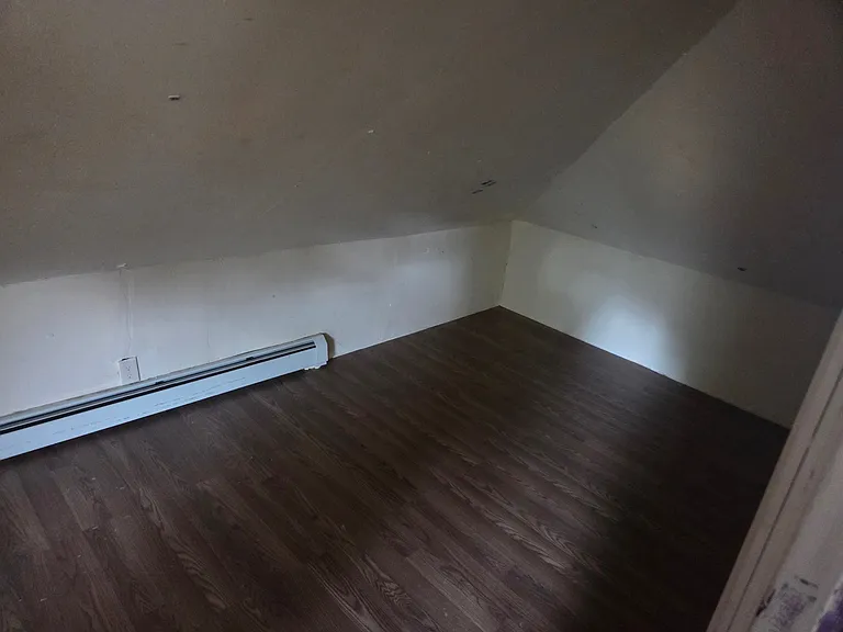 16 Valley St — Photo 13