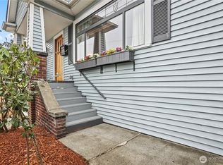 815 N 45th St, Seattle, WA 98103