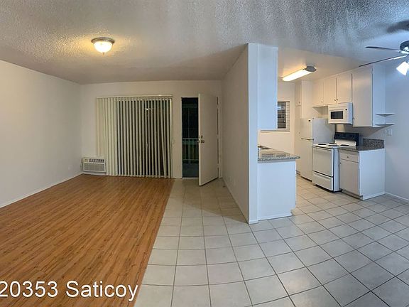 3rd image of 20353 Saticoy St #12A