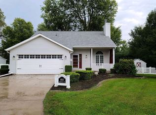 1602 Springfield Rd, Bloomington, IL 61701