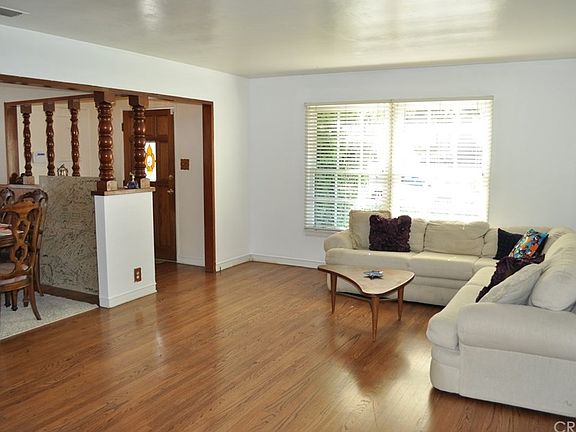 2nd image of 423 Cambridge Dr
