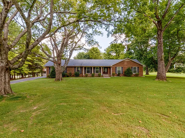 1735 Cedarcroft Dr — Photo 12