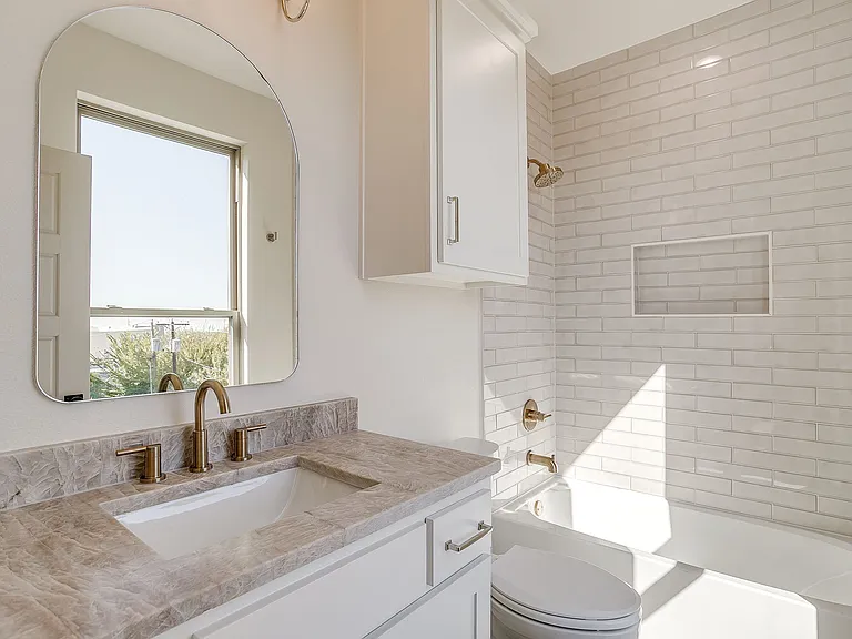 2820 Weisenberger St #102 — Photo 30