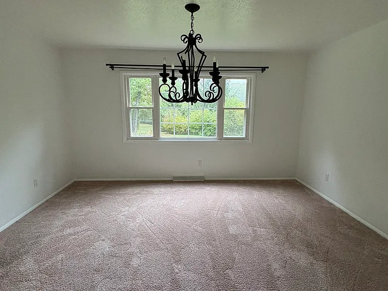 9237 White Oaks Cir — Photo 2