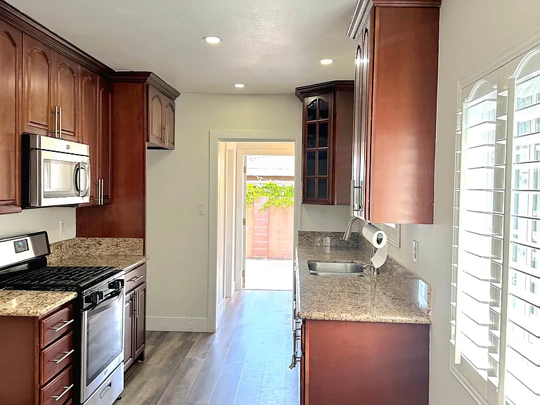 2113 Tamy Ln — Photo 8