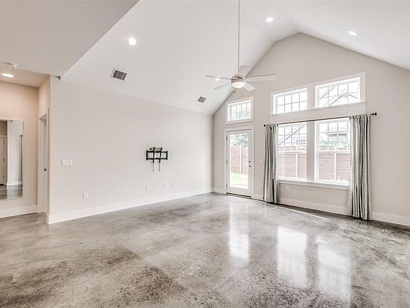 2nd image of 614 Bishop Heights Ln