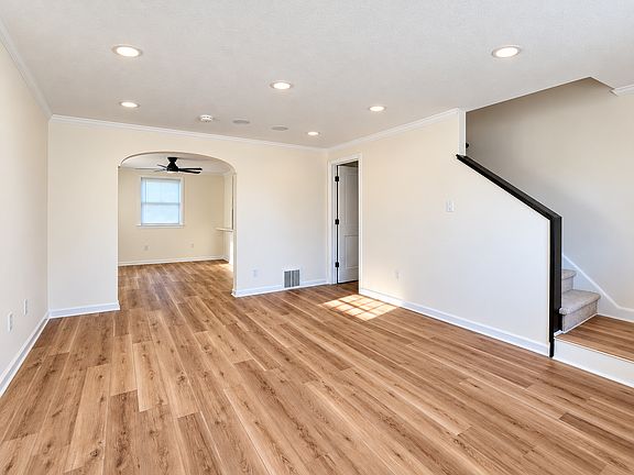 3rd image of 329 Holmes Rd