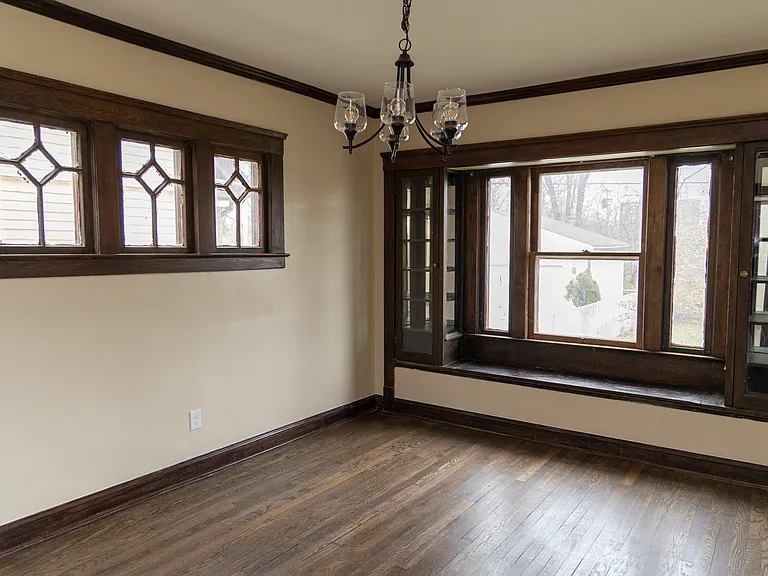 10003 Newton Ave — Photo 5