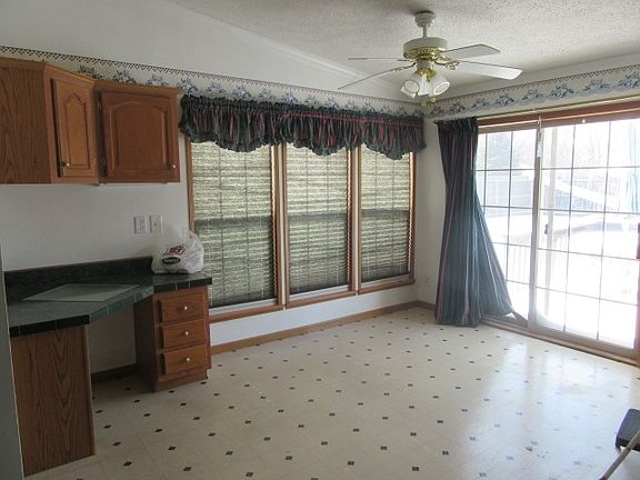 4th image of 53671 Woodsprings Dr