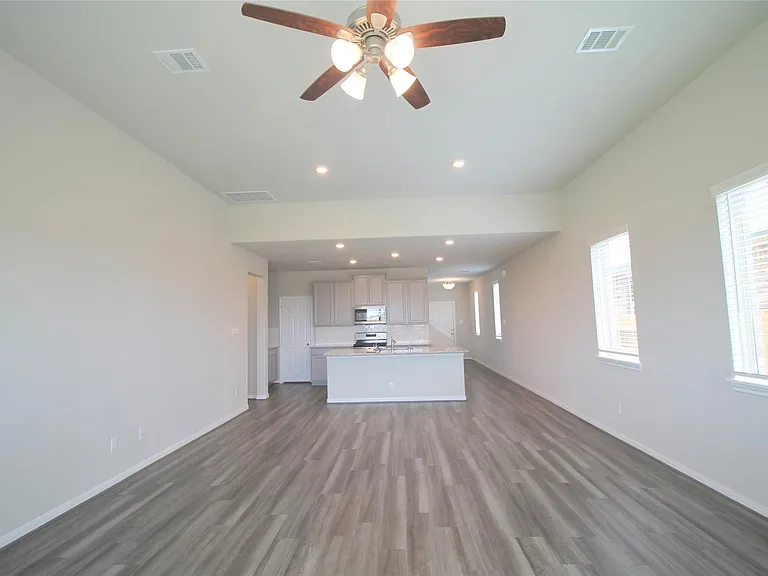 26018 Windy Pr — Photo 6